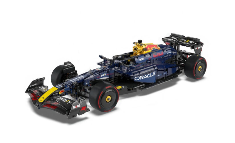 Bolid F1 Oracle Red Bull Racing RB20 - 2